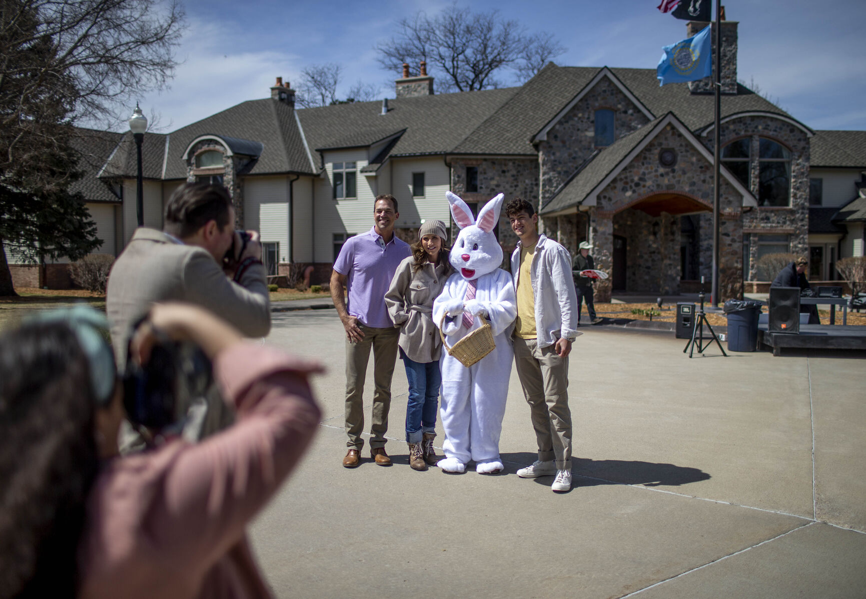 220417 GovEaster4.JPG